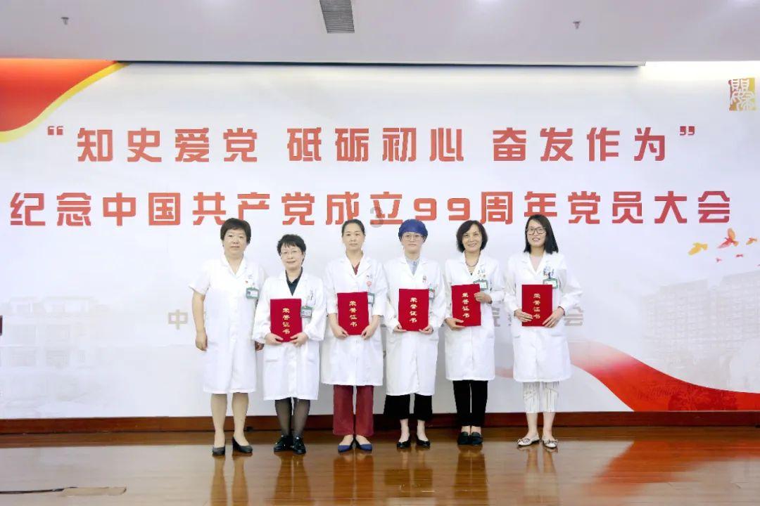 上级选调何其宗，领导不想放，副军长支招：装病住院